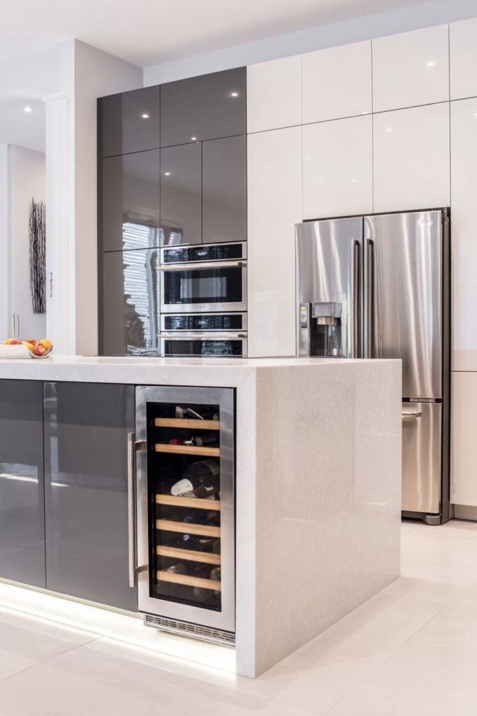 Contemporary Two-Tone Sophistication Kitchen