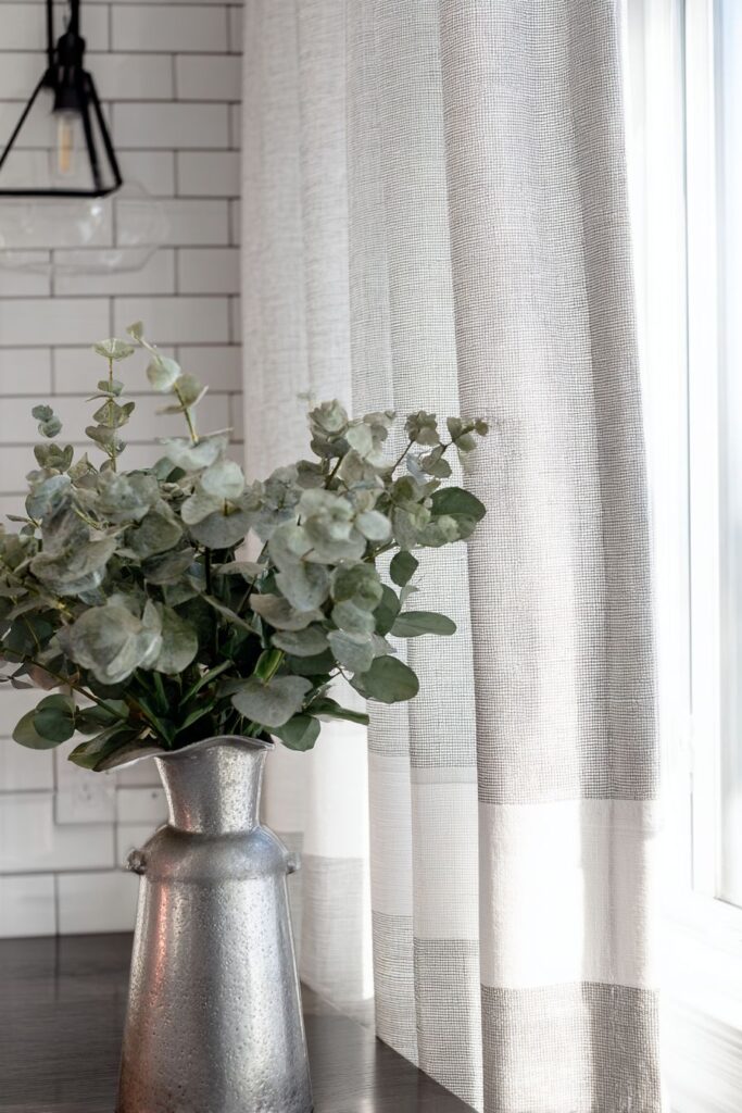 Contemporary Farmhouse Refinement with Contrast Piping