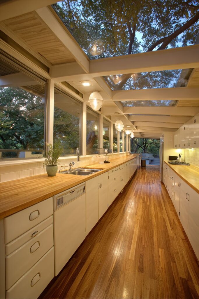 Continuous Workspace with Integrated Tools