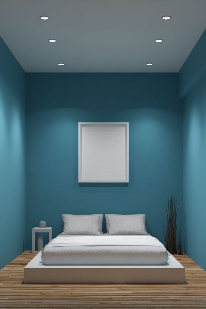 Minimalist Single Wall Focus