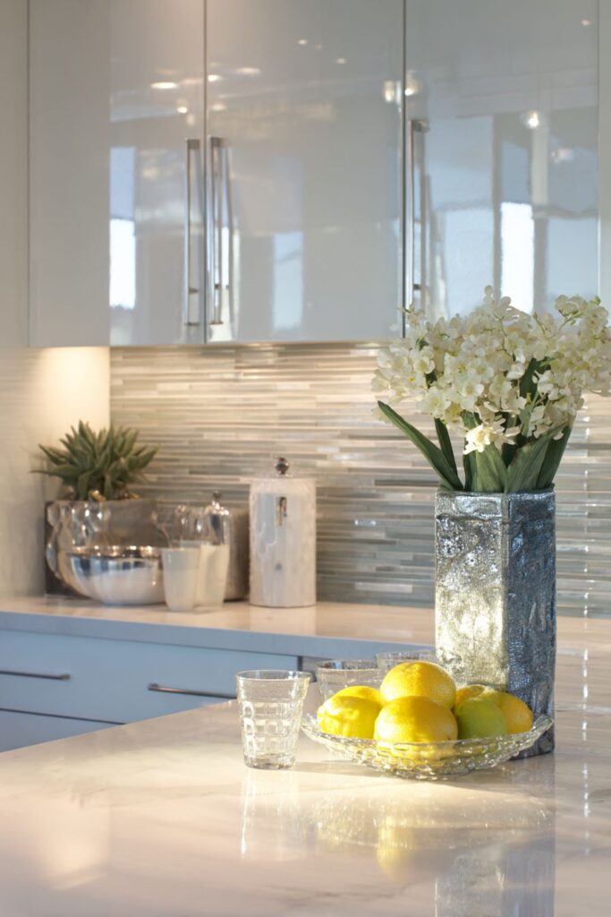 Contemporary Linear Glass Elegance