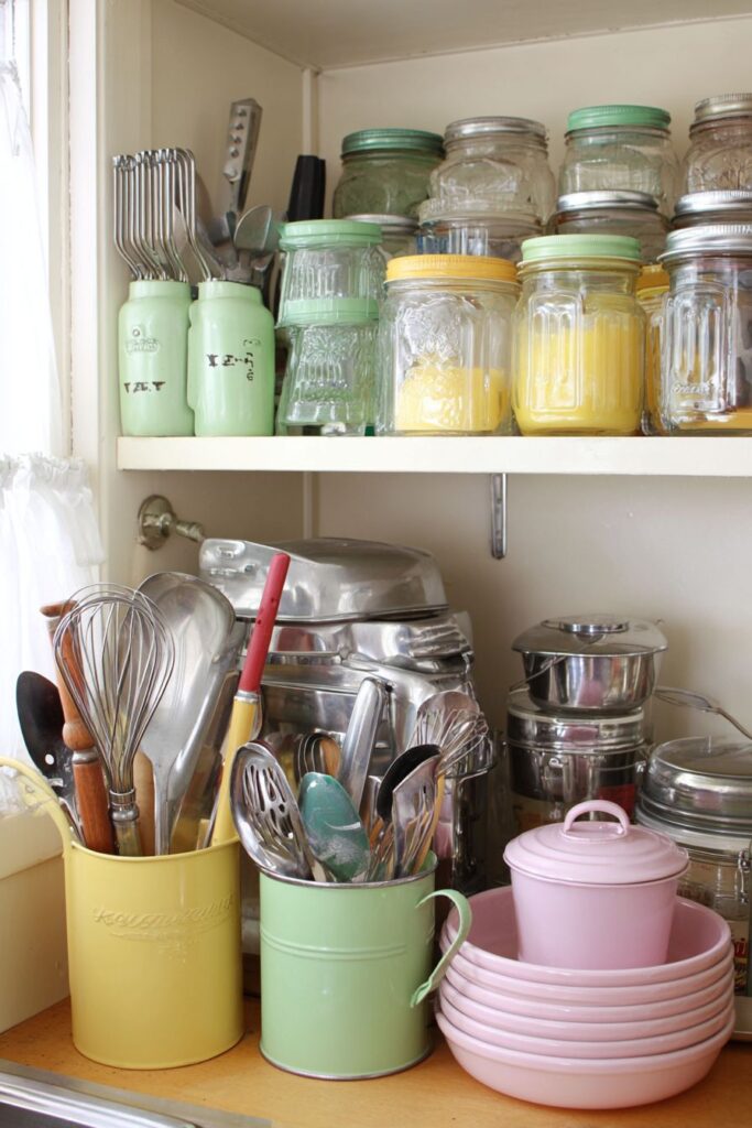 Vintage 1950s Pyrex Collection