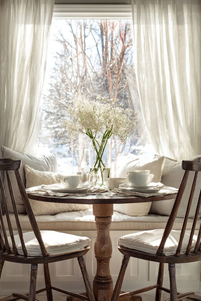 Intimate Breakfast Nook
