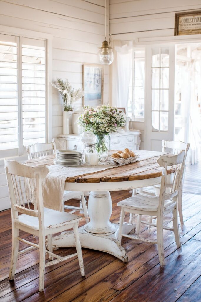 Round Pedestal Charm