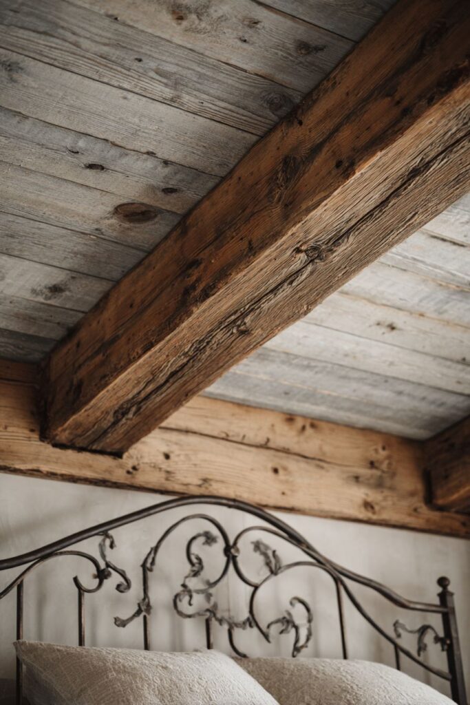 Dramatic Ceiling Beam Architecture