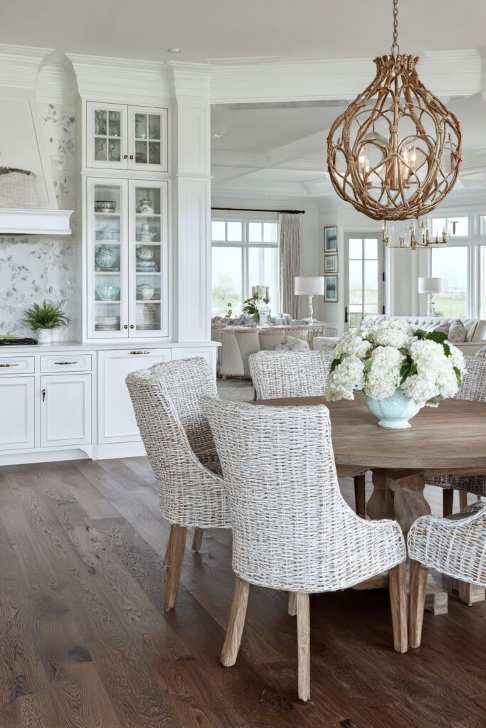 Entertainment-Focused U-Shape Design