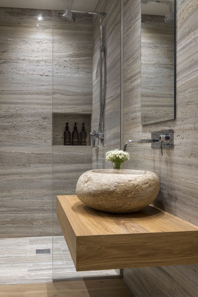 Wet Room Bathroom with Seamless Design