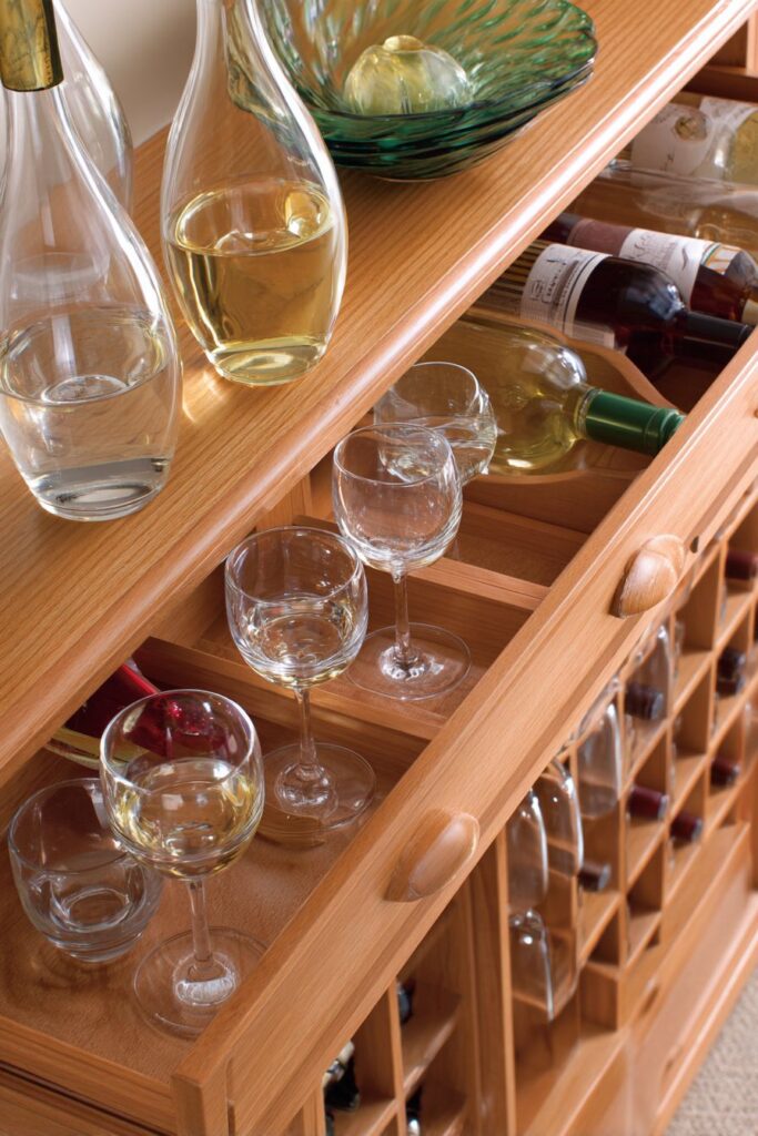 Multipurpose Console with Drop-Leaf Versatility