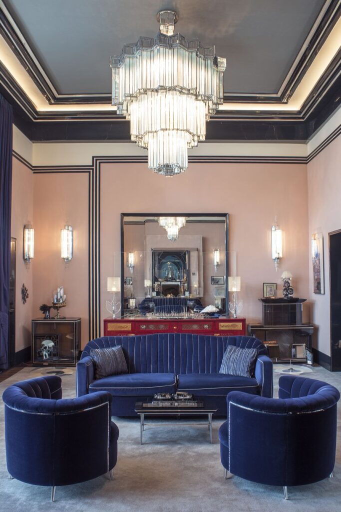 Chandelier Centerpiece with Navy Elegance