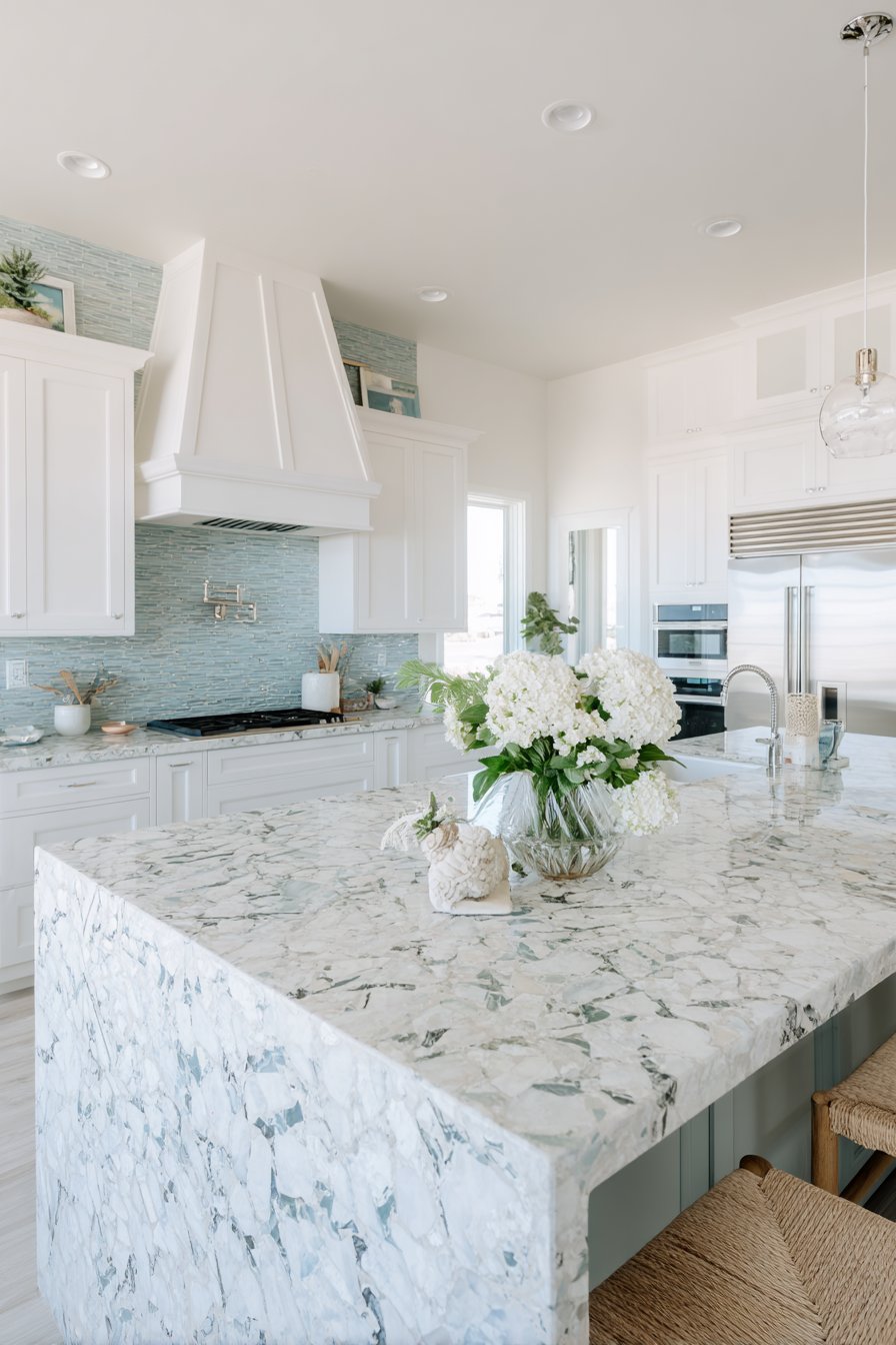 Create Visual Continuity with Cohesive Color Schemes